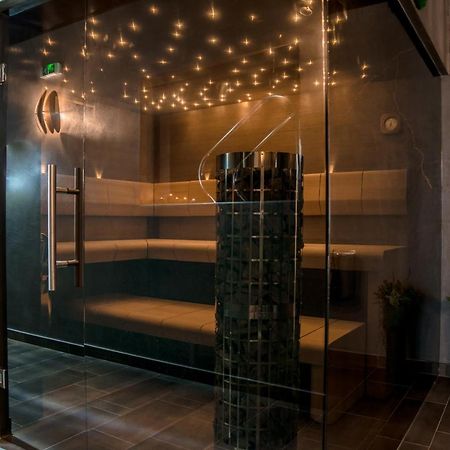 Hotel Dastan Левице Екстериор снимка