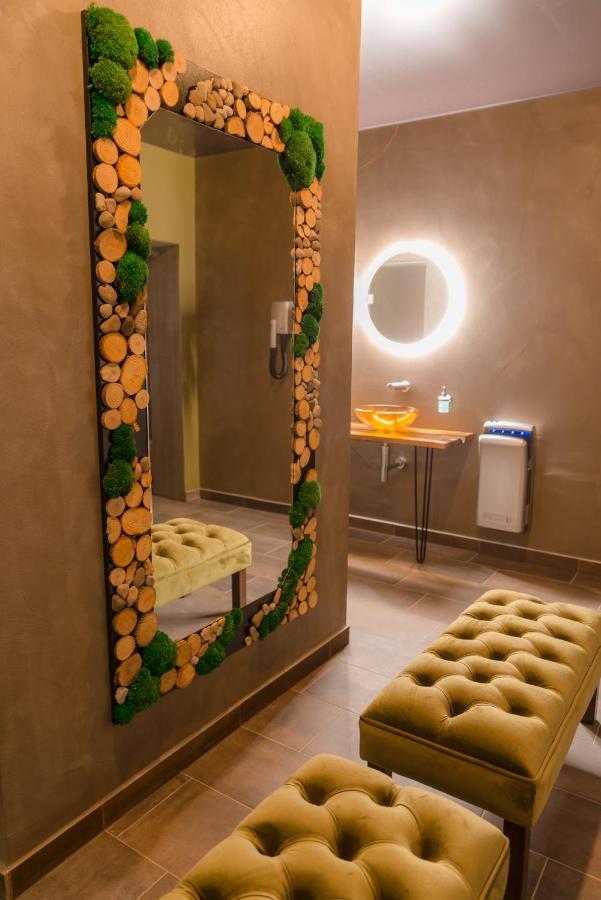 Hotel Dastan Левице Екстериор снимка