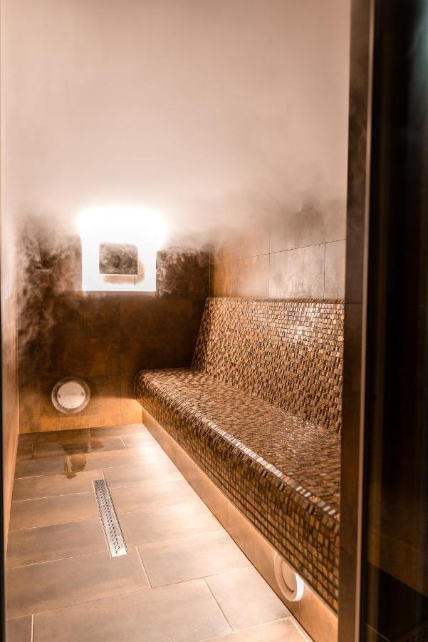 Hotel Dastan Левице Екстериор снимка