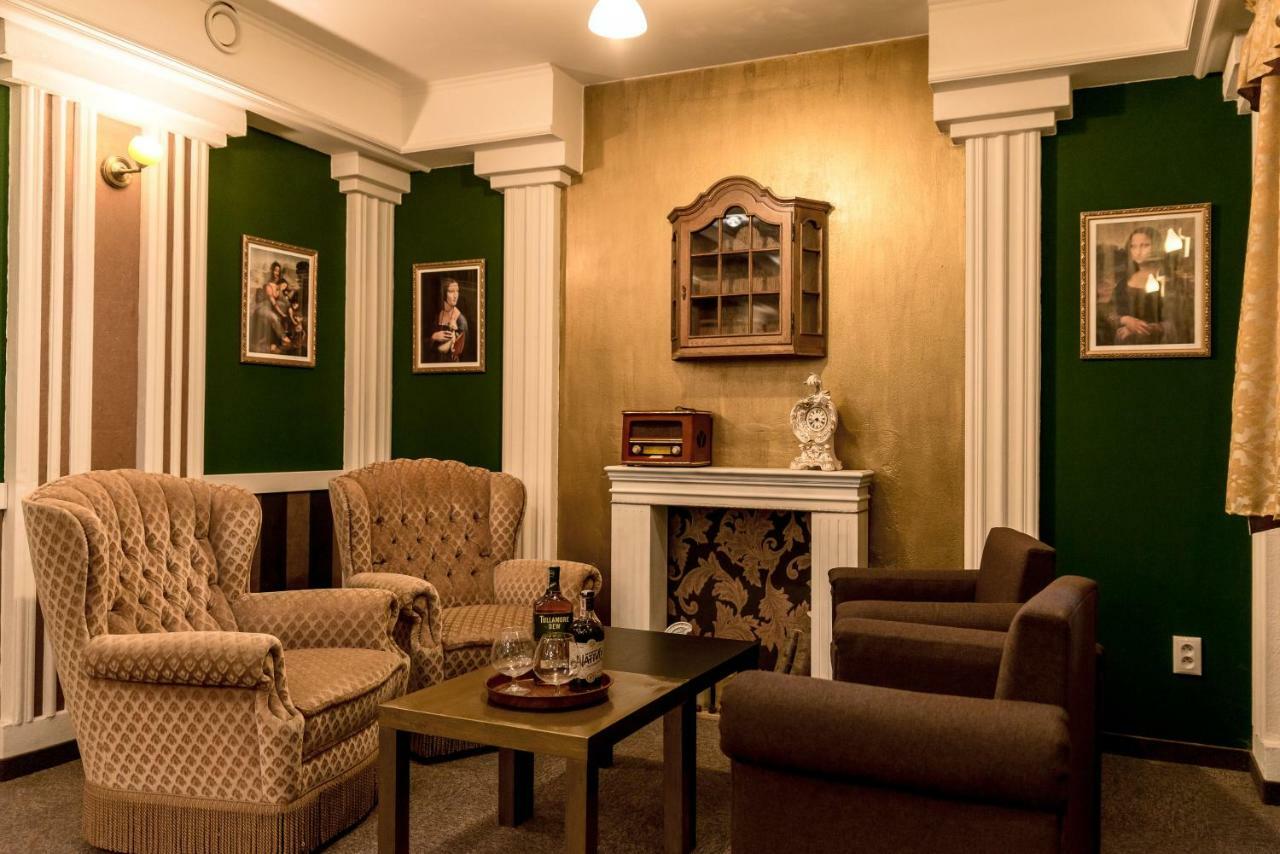 Hotel Dastan Левице Екстериор снимка